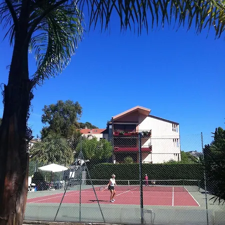 Cycling Pool Tennis Relax In Italia